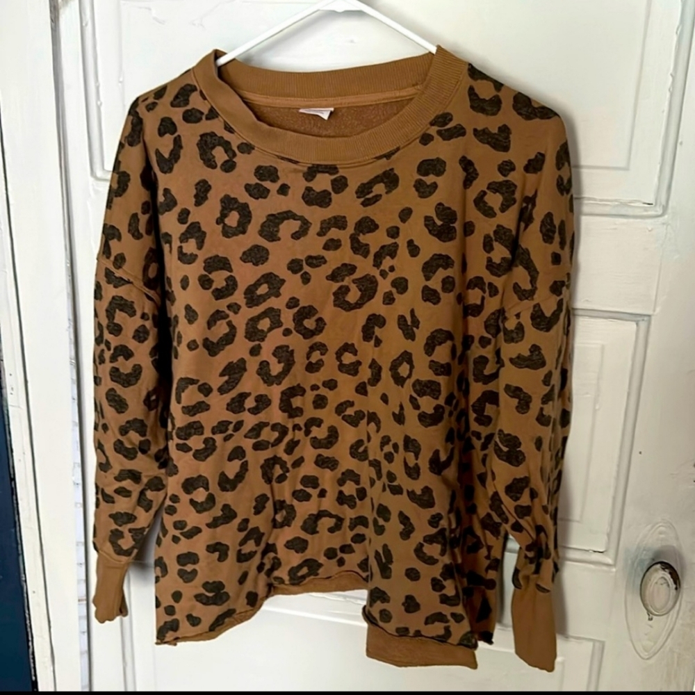 Cheetah print sweater medium